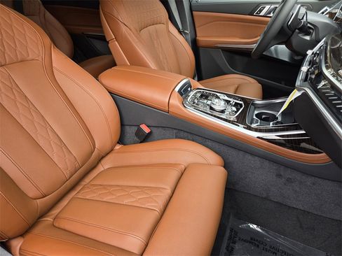 New 2026 BMW X7 M60i image 16