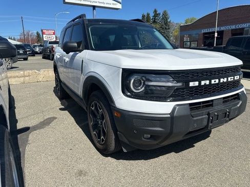 Used 2025 Ford Bronco Sport Outer Banks w/ Outer Banks Tech Package+ image 2