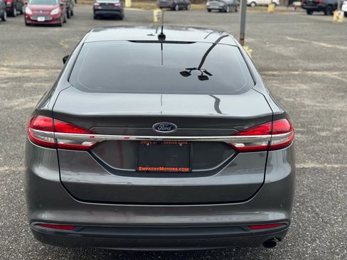 Used 2017 Ford Fusion SE FWD image 7
