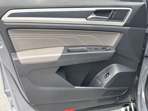 Used 2021 Volkswagen Atlas Cross Sport SE w/ Panoramic Sunroof Package FWD image 10