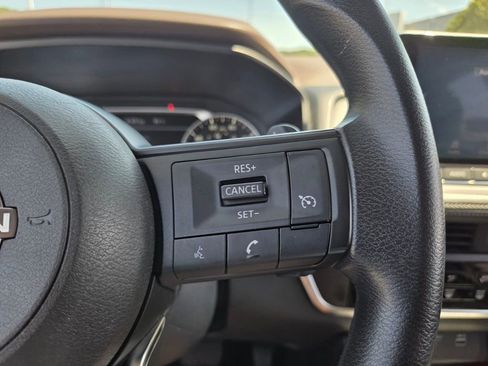 Used 2023 Nissan Rogue S FWD image 23