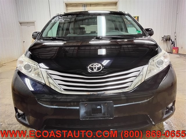Used 2017 Toyota Sienna XLE w/ XLE Navigation Package AWD/4WD image 7