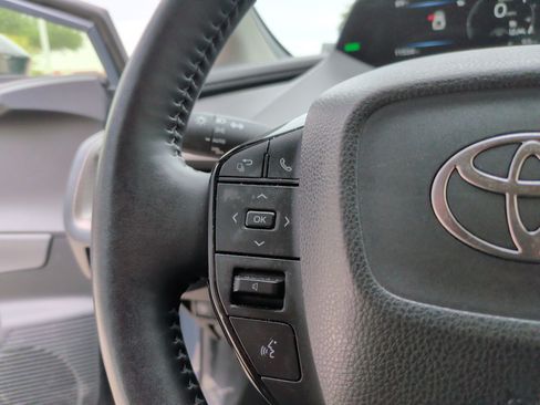 Used 2024 Toyota Prius XLE FWD image 19