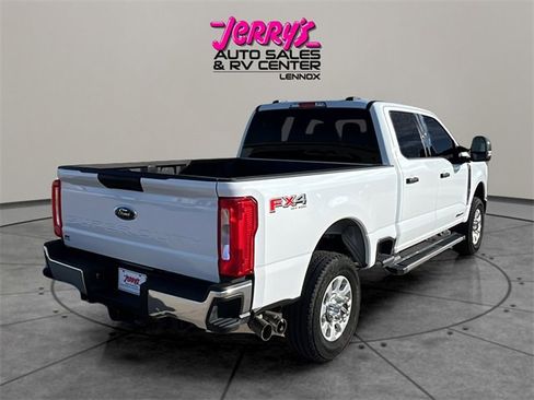 Used 2024 Ford F350 XLT w/ FX4 Off-Road Package image 15