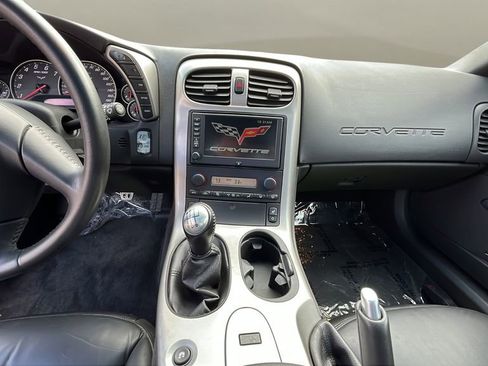 Used 2005 Chevrolet Corvette Coupe w/ Preferred Equipment Group image 9