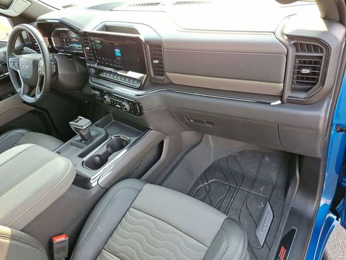 Used 2023 Chevrolet Silverado 1500 ZR2 w/ Technology Package image 35