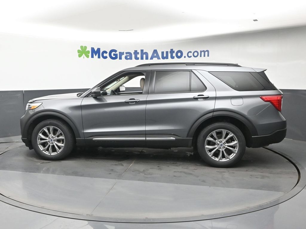 Used 2023 Ford Explorer XLT w/ Equipment Group 202A AWD/4WD image 24