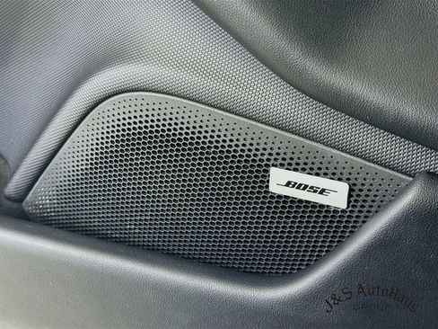 Used 2021 Porsche Taycan image 24