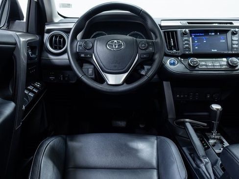 Used 2017 Toyota RAV4 Limited image 3