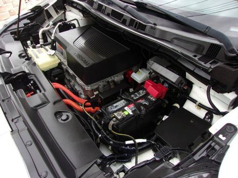 Used 2018 Nissan Leaf SL w/ SL Technology Package FWD image 35