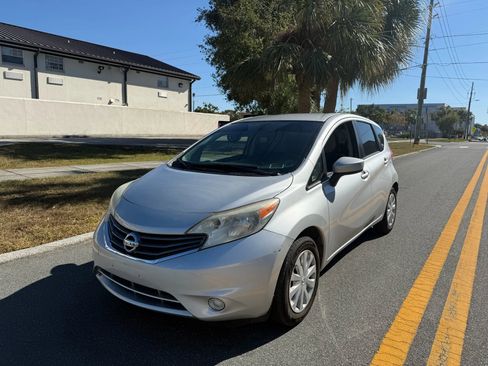 Used 2015 Nissan Versa Note SV image 2