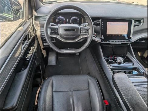 Used 2024 Jeep Wagoneer L Series II w/ Flexible Seating Group image 11