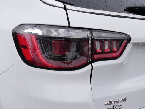 Certified 2024 Jeep Compass Latitude image 17