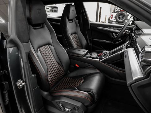 Used 2020 Lamborghini Urus image 46