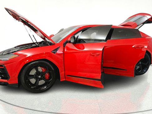 Used 2022 Lamborghini Urus AWD/4WD image 11