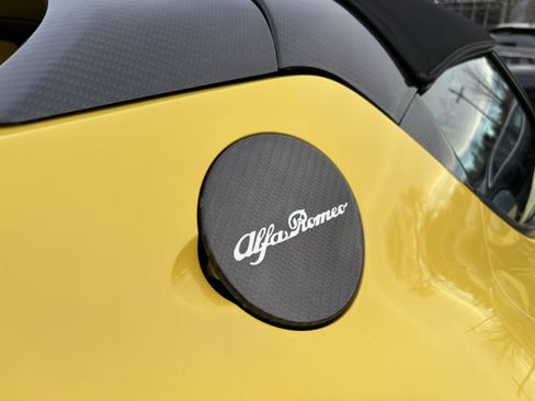 Used 2016 Alfa Romeo 4C Spider RWD image 19