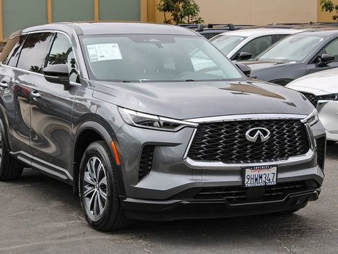 Used 2023 INFINITI QX60 Pure FWD image 3