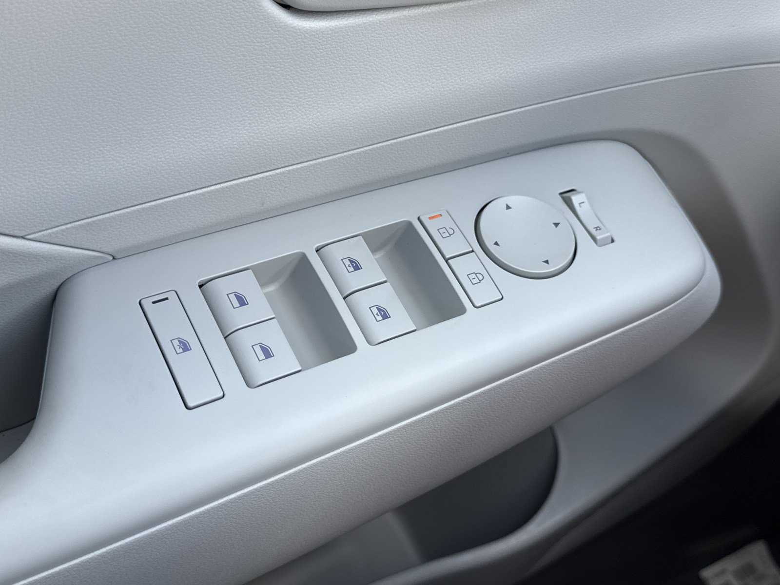 New 2027 Hyundai Kona SEL Sport FWD image 15