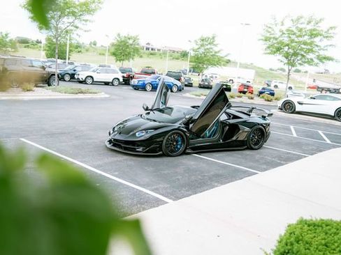 Used 2020 Lamborghini Aventador SVJ AWD/4WD image 30