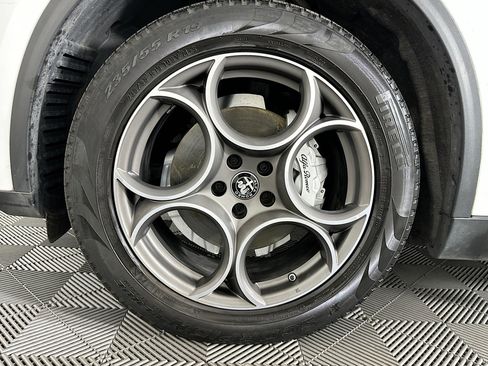 Used 2022 Alfa Romeo Stelvio Sprint image 35