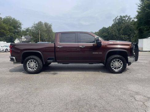 Used 2024 Chevrolet Silverado 2500 LTZ w/ LTZ Plus Package AWD/4WD image 2