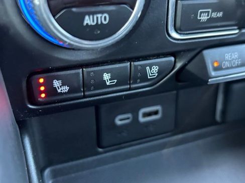 Used 2024 GMC Yukon XL AT4 w/ AT4 Premium Plus Package AWD/4WD image 31