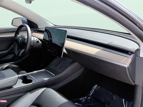 Used 2022 Tesla Model 3 Standard Range RWD image 45