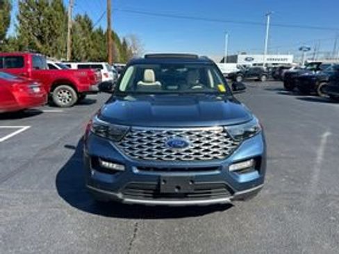 Used 2020 Ford Explorer Platinum w/ Premium Technology Package image 2