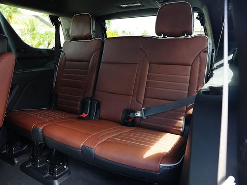 Used 2023 GMC Yukon Denali Ultimate AWD/4WD image 49