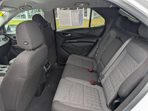 Used 2022 Chevrolet Equinox LT AWD/4WD image 18