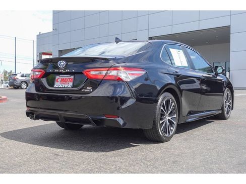 Used 2018 Toyota Camry SE w/ Audio Package FWD image 3