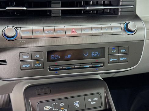 Certified 2024 Hyundai Kona SEL image 17