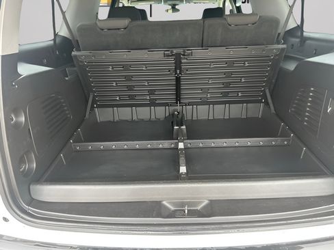 Used 2018 Chevrolet Suburban LS AWD/4WD image 17