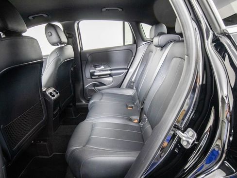 Used 2025 Mercedes-Benz GLA 250 image 11