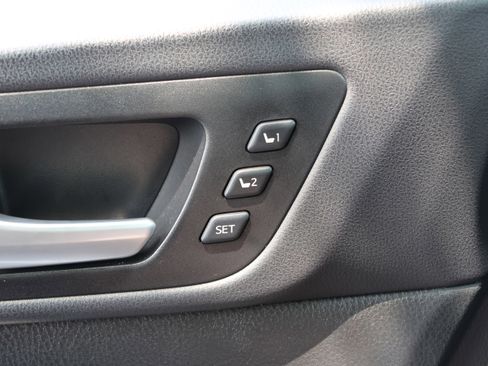 Used 2015 Toyota Highlander Limited FWD image 13