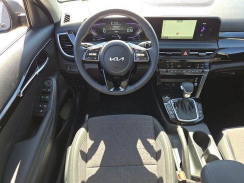 New 2026 Kia Seltos S image 8