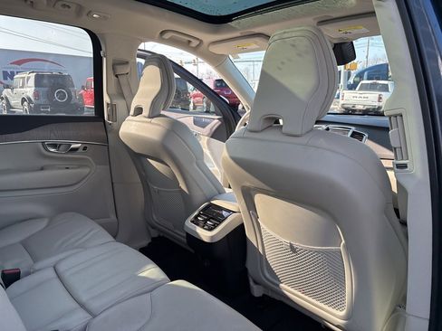 Certified 2023 Volvo XC90 B5 Plus image 39