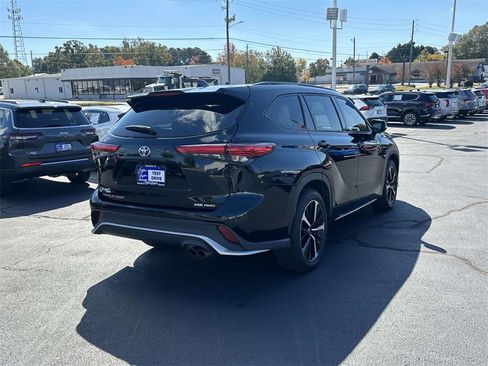 Used 2022 Toyota Highlander XSE image 27