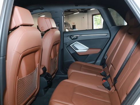 Used 2023 Audi Q3 2.0T Premium image 12