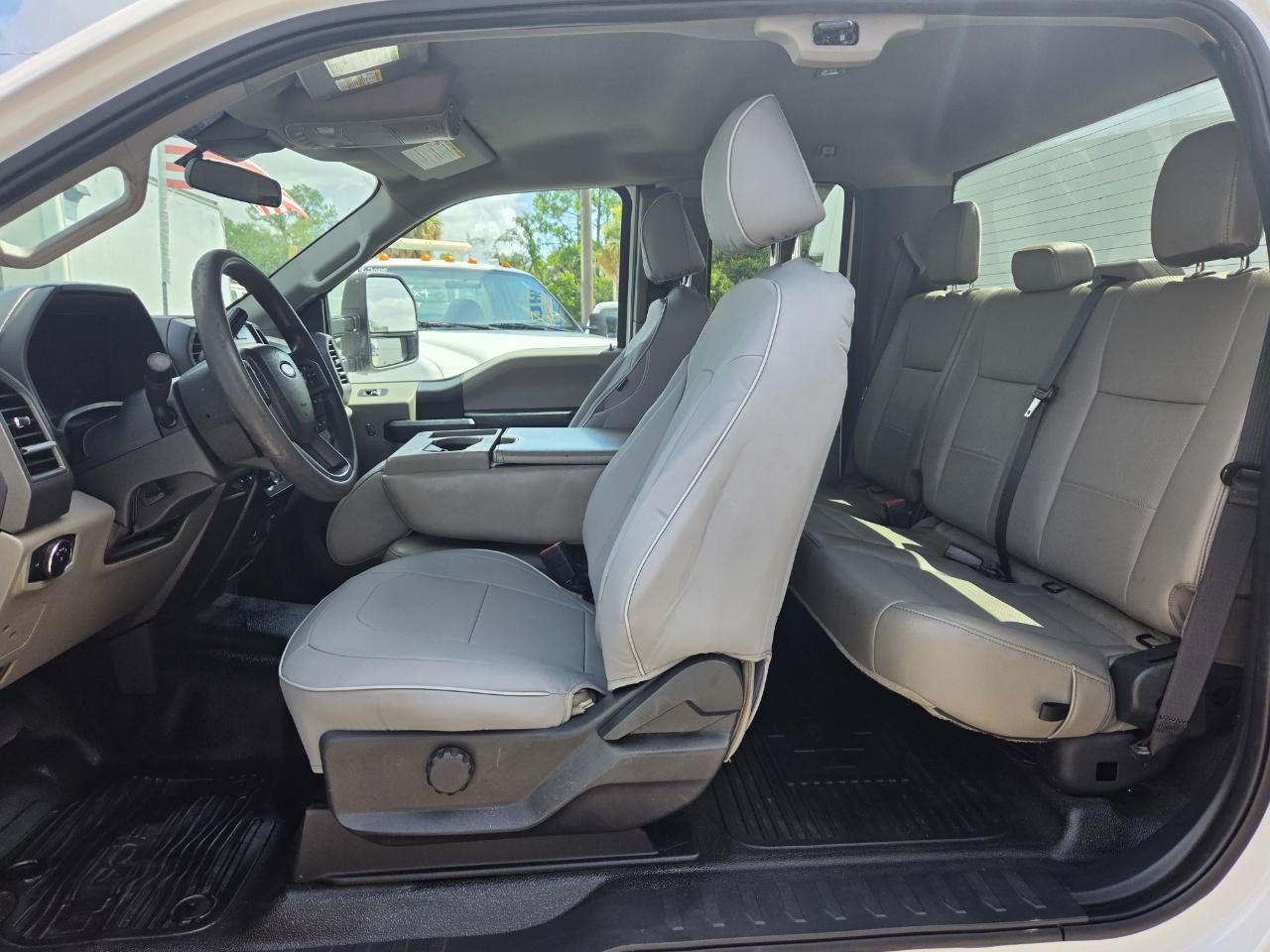 Used 2022 Ford F250 XL w/ Power Equipment Group AWD/4WD image 9
