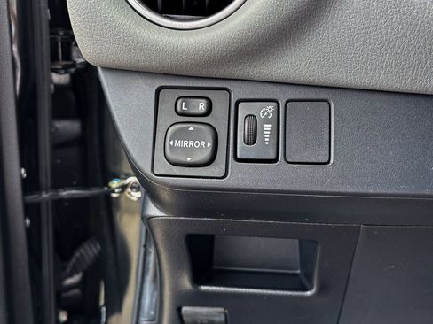 Used 2015 Toyota Yaris LE image 27