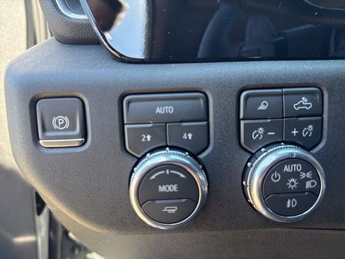 New 2026 GMC Sierra 1500 SLT w/ SLT Convenience Package image 15
