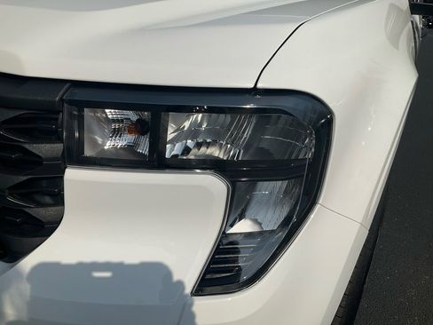 New 2026 Ford Maverick XL image 9