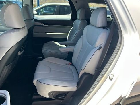 Used 2023 Hyundai Palisade SEL w/ Cargo Package FWD image 11