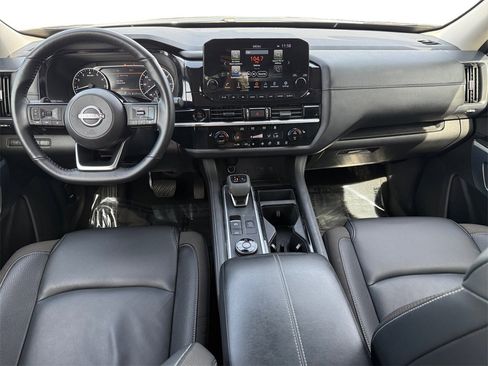 Certified 2025 Nissan Pathfinder SL image 10