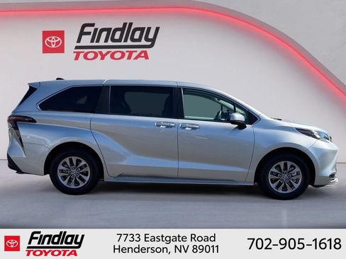 Certified 2025 Toyota Sienna LE FWD image 11