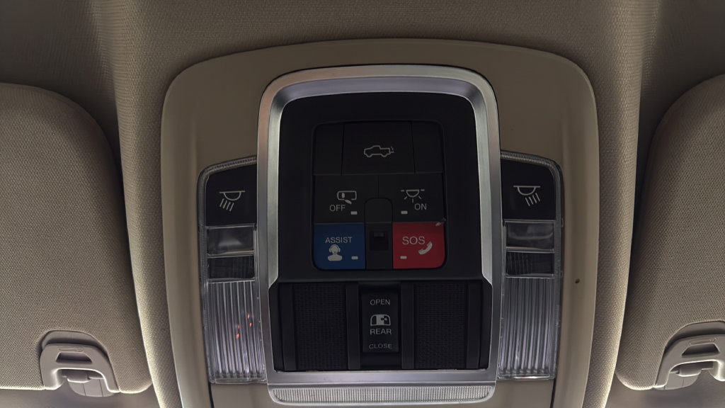 Used 2019 RAM 1500 Laramie AWD/4WD image 30