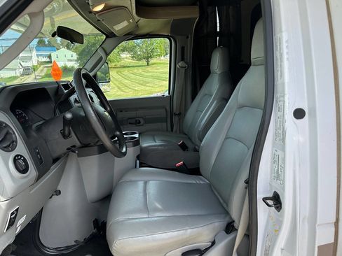 Used 2017 Ford E-350 and Econoline 350 Super Duty w/ Motorhome Prep Package image 2
