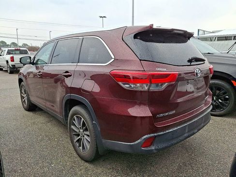 Used 2019 Toyota Highlander XLE image 4