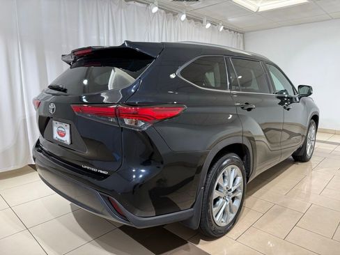 Used 2023 Toyota Highlander Limited image 5